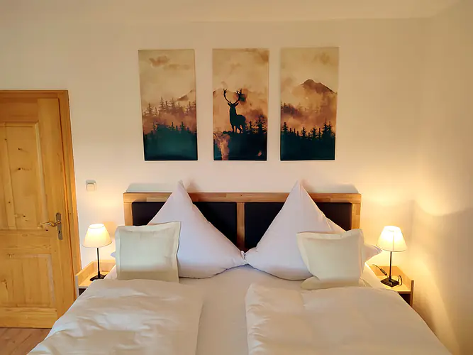 Schlafzimmer 1